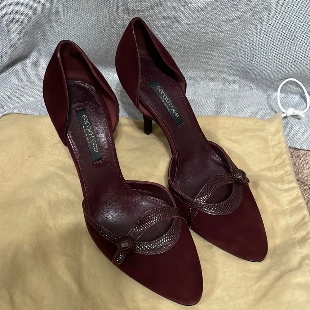 SERGIO ROSSI
Suede d'Orsay Pumps